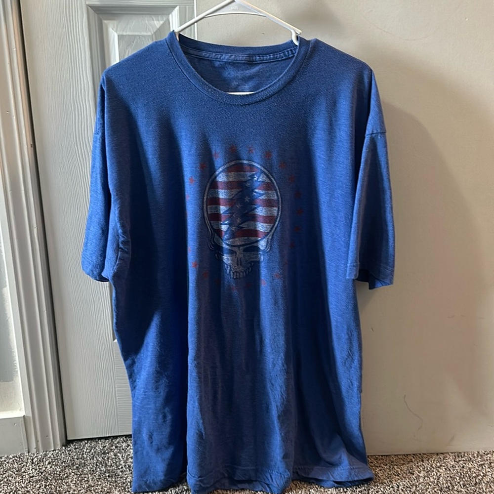 Mens Grateful Dead tee shirt